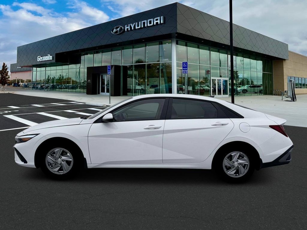 New 2026 Hyundai Elantra SE Sedan