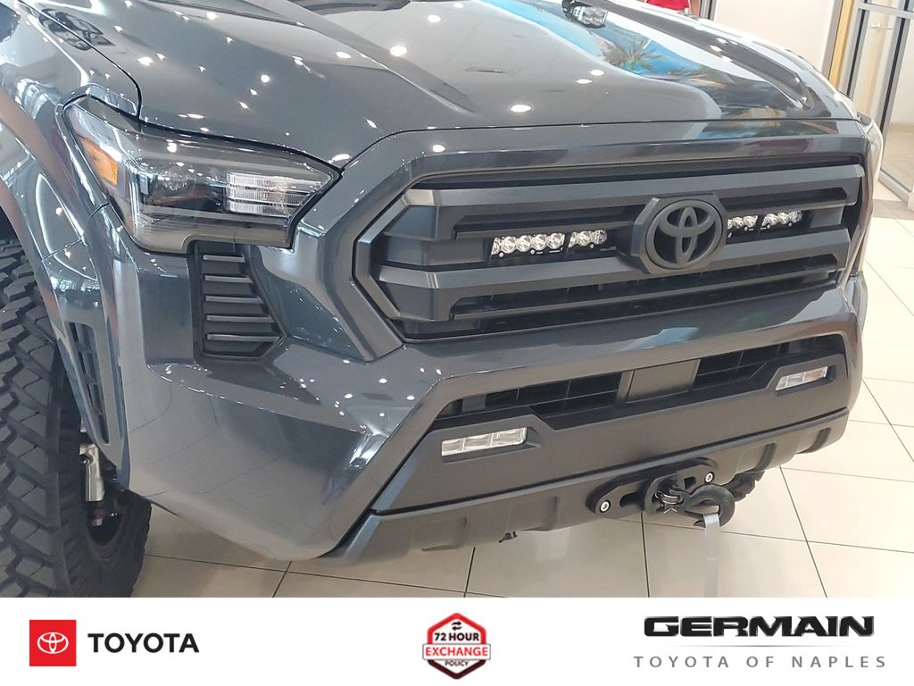 2026 Toyota Tacoma SR5 - Photo 12