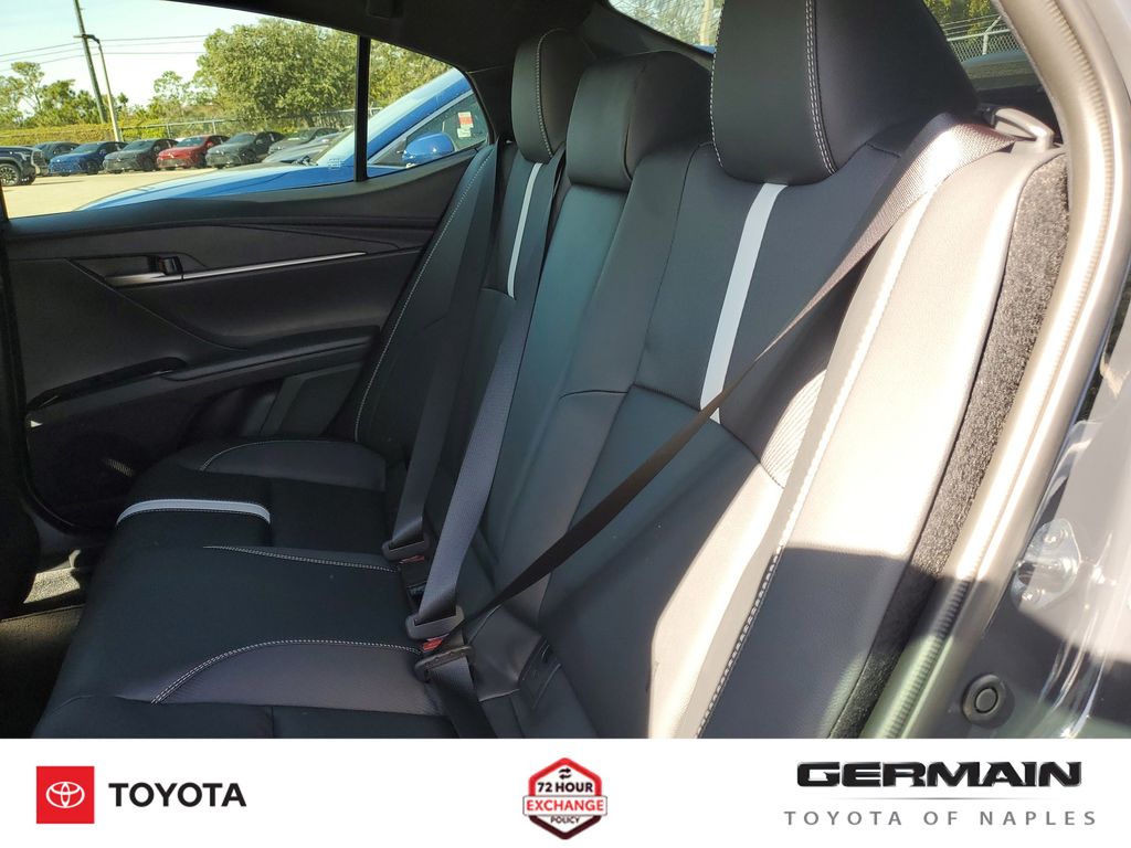 2026 Toyota Camry SE - Photo 18