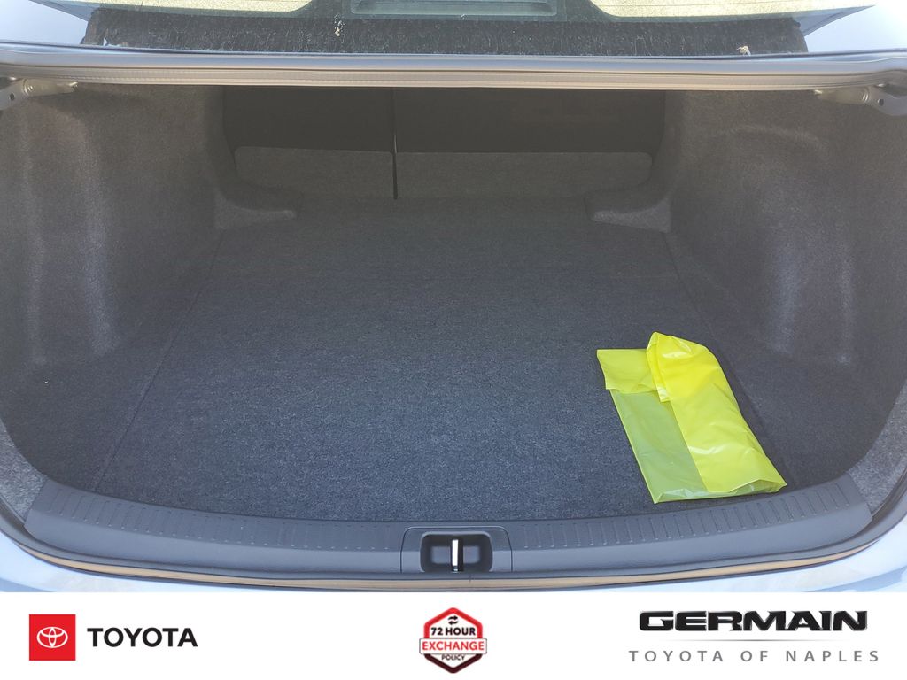 2026 Toyota Corolla SE - Photo 16
