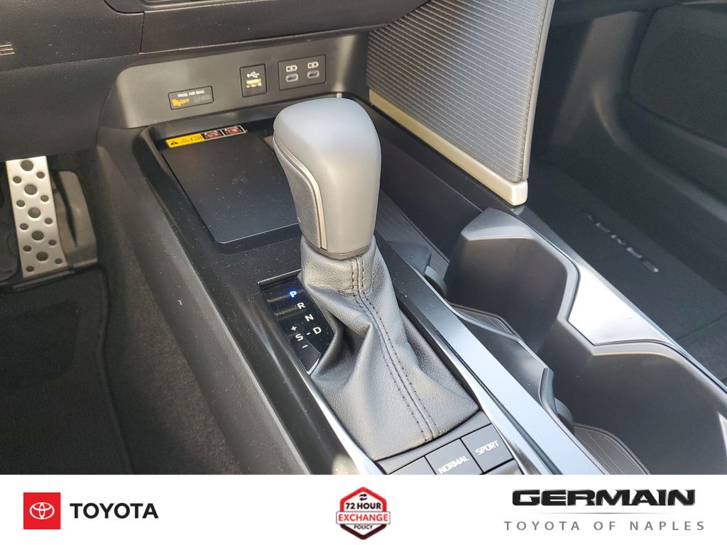 2026 Toyota Camry SE - Photo 24