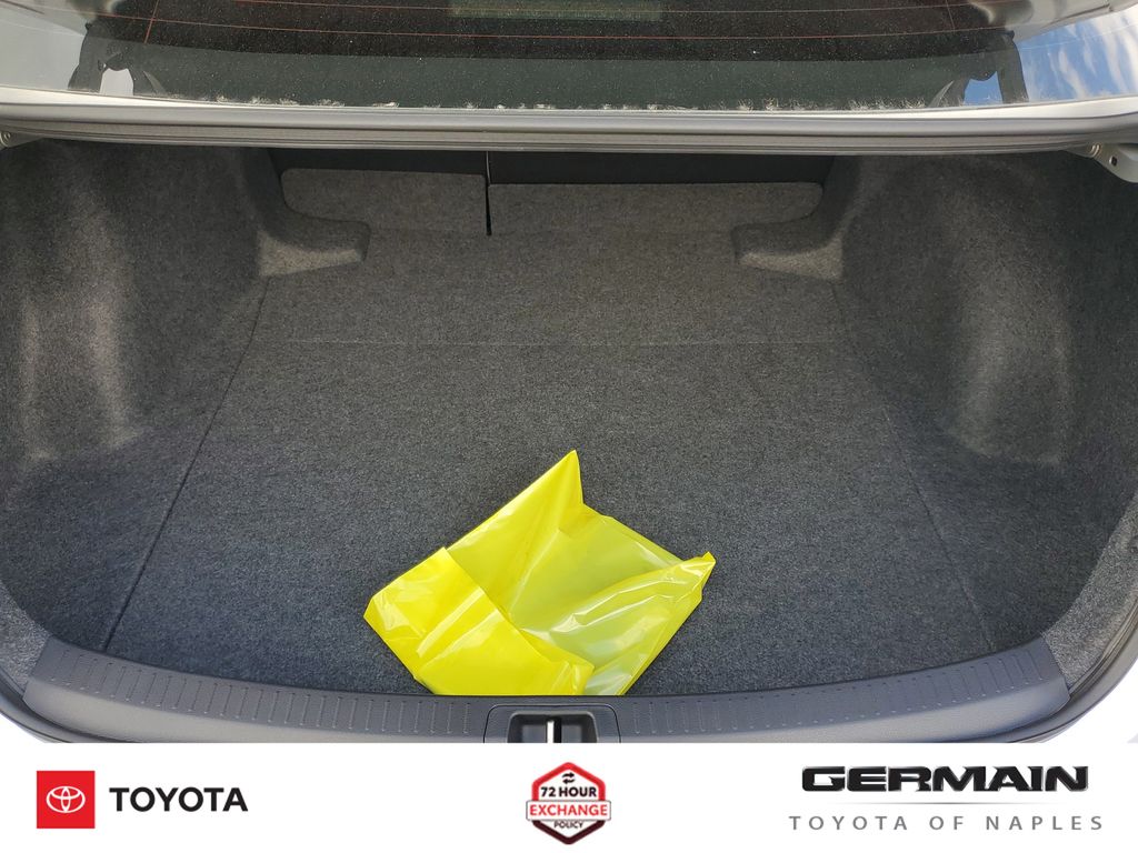 2026 Toyota Corolla SE - Photo 15