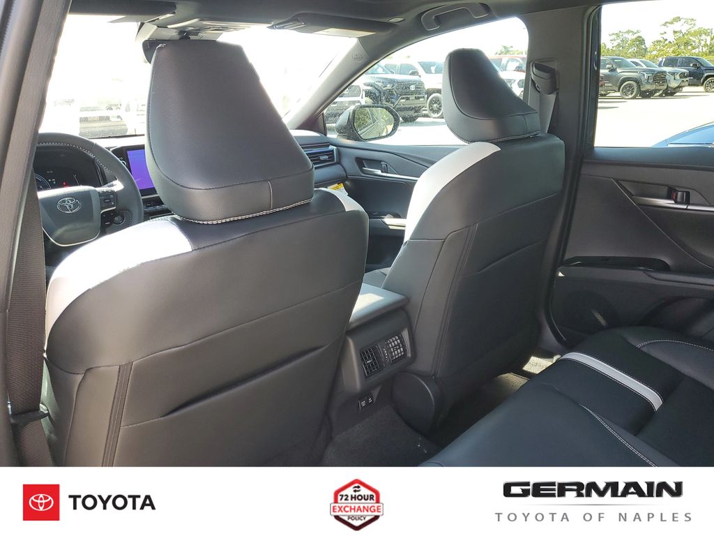 2026 Toyota Camry SE - Photo 19