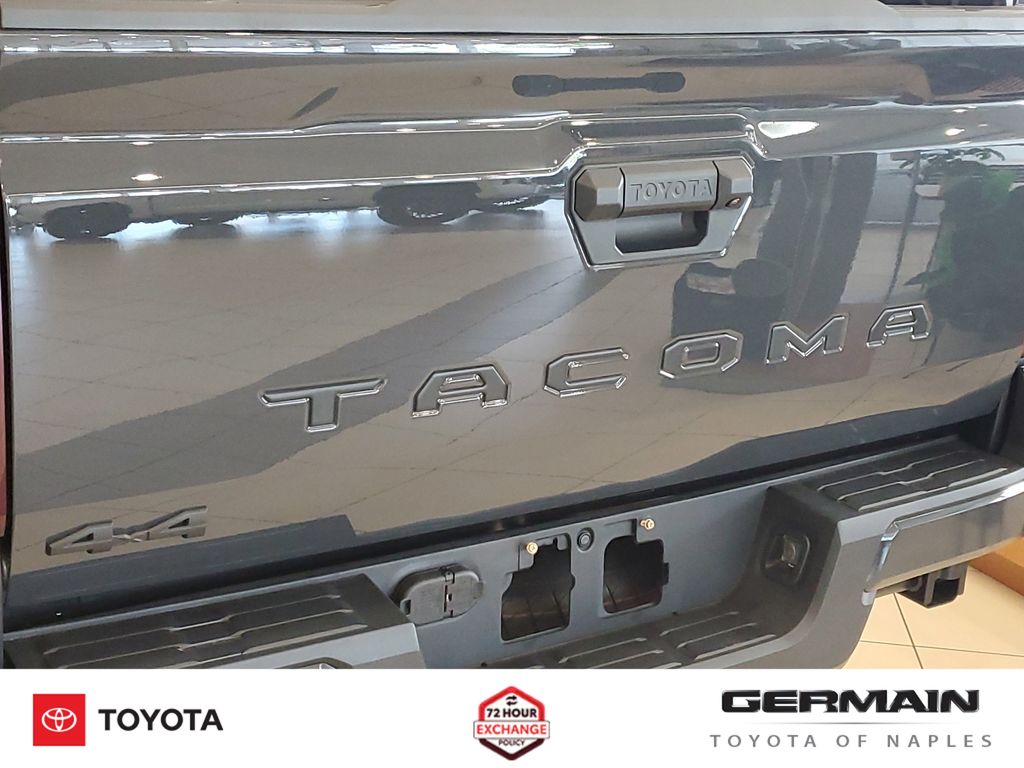 2026 Toyota Tacoma SR5 - Photo 15