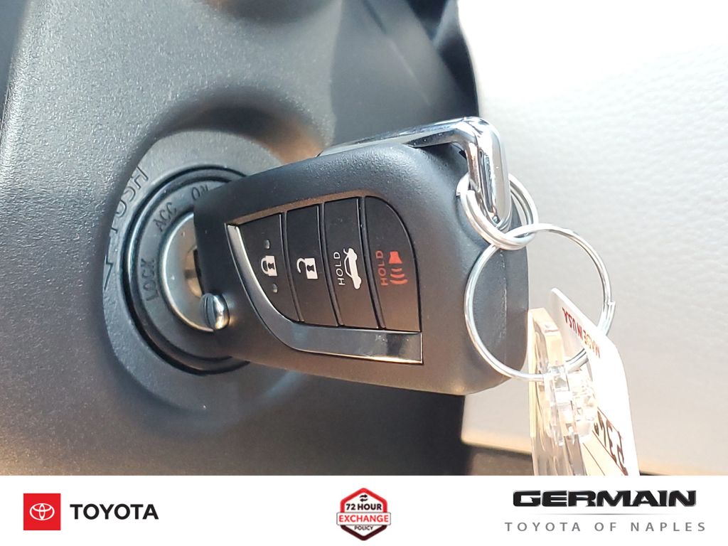 2026 Toyota Corolla LE - Photo 30
