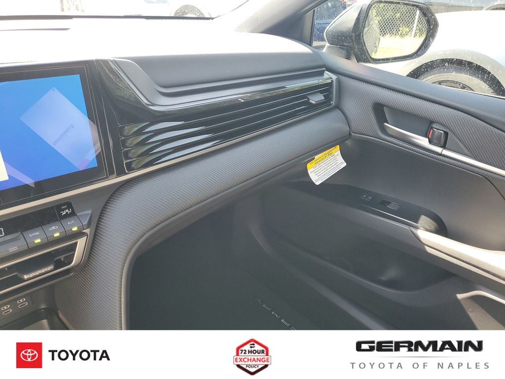2026 Toyota Camry SE - Photo 32