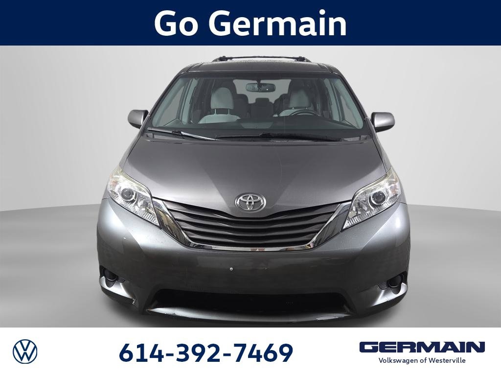 Used 2017 Toyota Sienna LE Minivan/Van