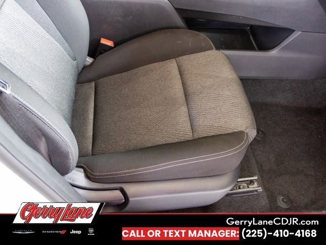 2025 Nissan Rogue SV - Photo 14