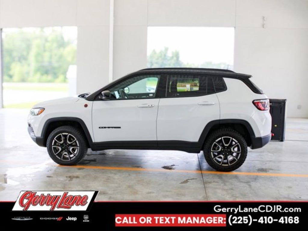 Used 2025 Jeep Compass Trailhawk SUV