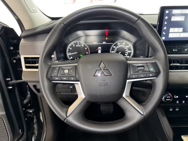 2025 Mitsubishi Outlander SE - Photo 8