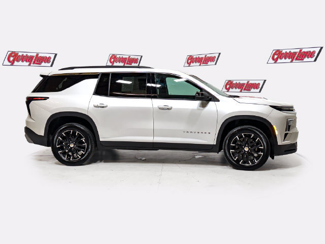 Used 2025 Chevrolet Traverse LT SUV