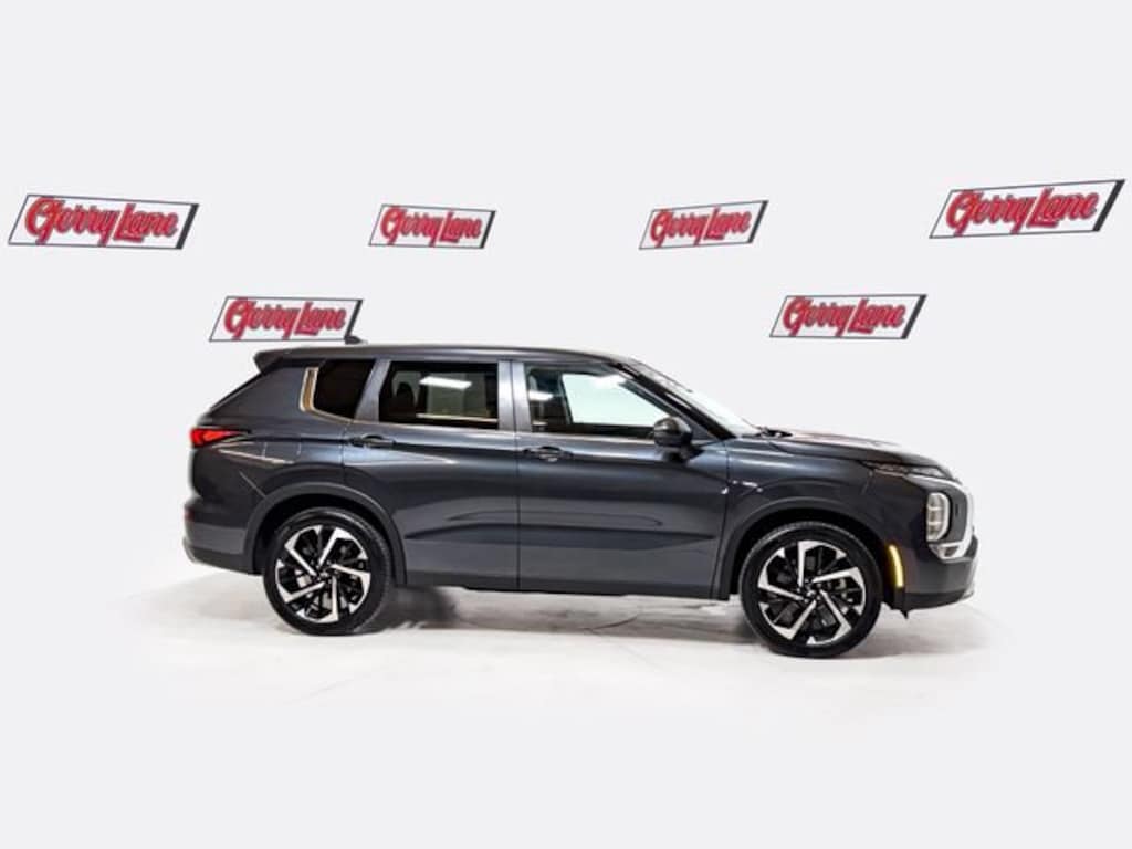 Used 2024 Mitsubishi Outlander SE SUV