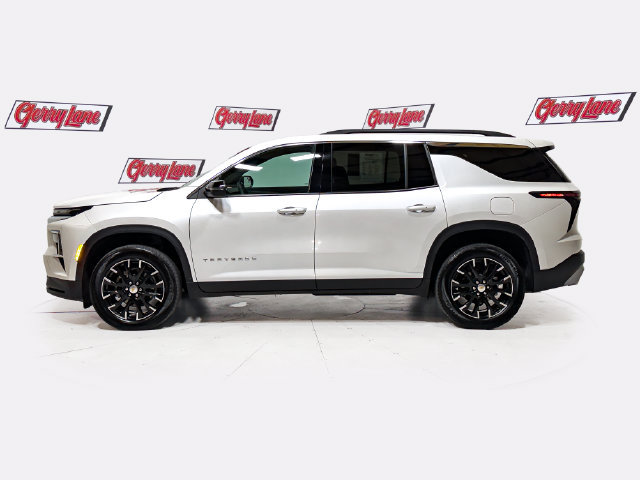 Used 2025 Chevrolet Traverse LT SUV