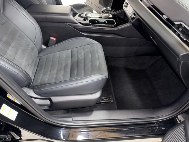 2025 Mitsubishi Outlander SE - Photo 14