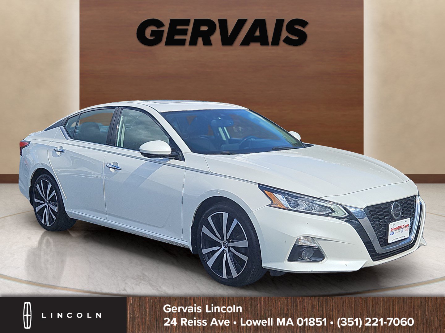 Picture of a 2019 Nissan Altima SEDAN For Sale in Lowell, MA
