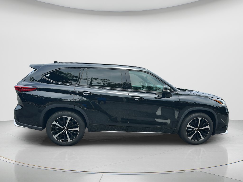 Used 2022 Toyota Highlander XSE SUV