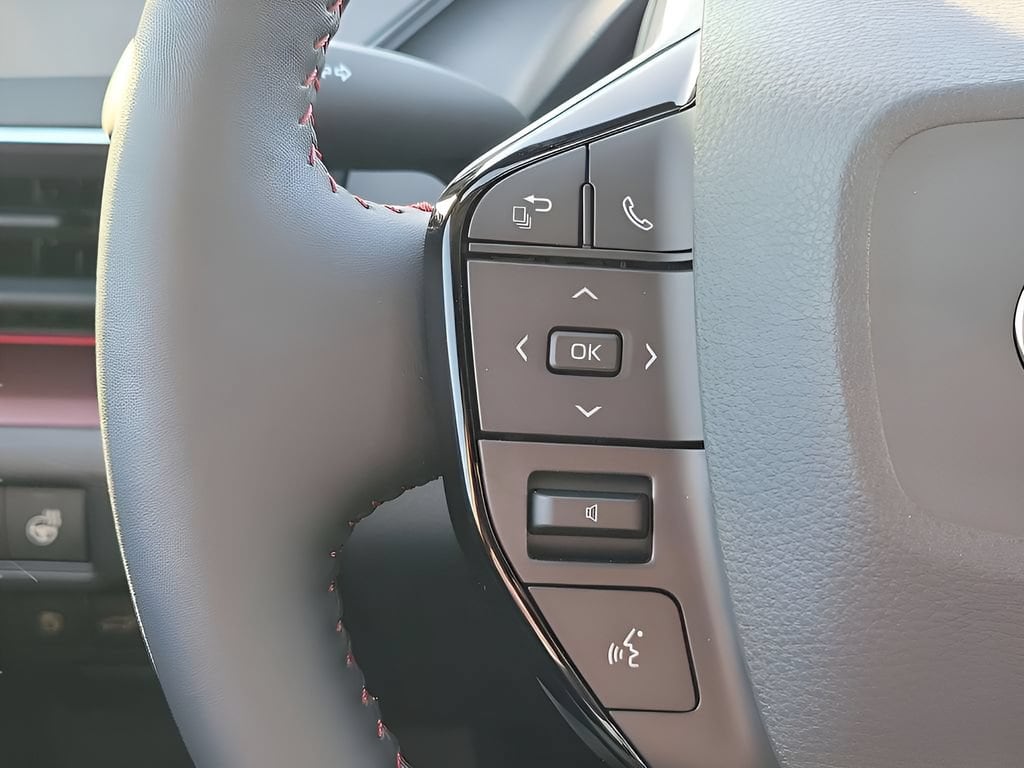 2026 Toyota Prius Plug-in Hybrid XSE Premium - Photo 33