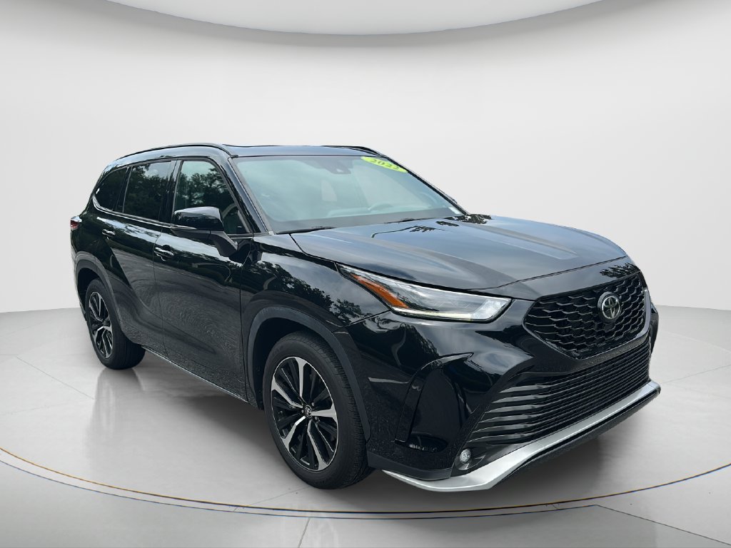 Used 2022 Toyota Highlander XSE SUV