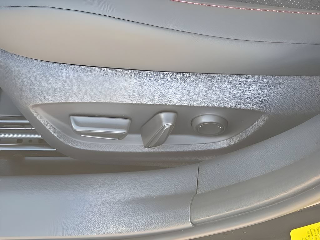 2026 Toyota Prius Plug-in Hybrid XSE Premium - Photo 28