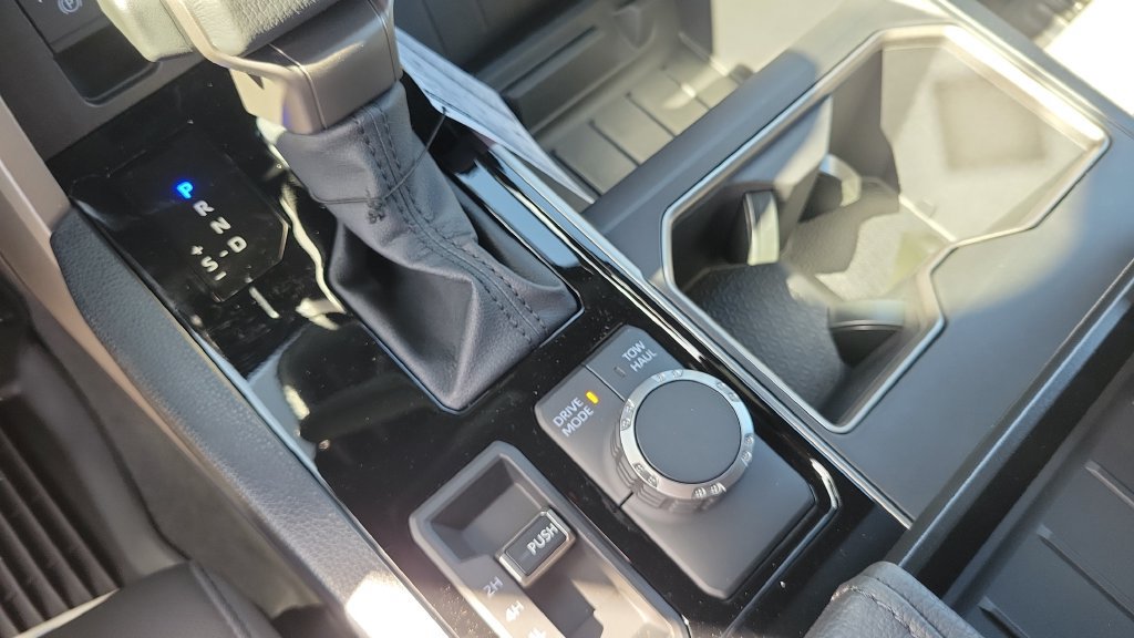 2026 Toyota Tundra SR5 - Photo 18