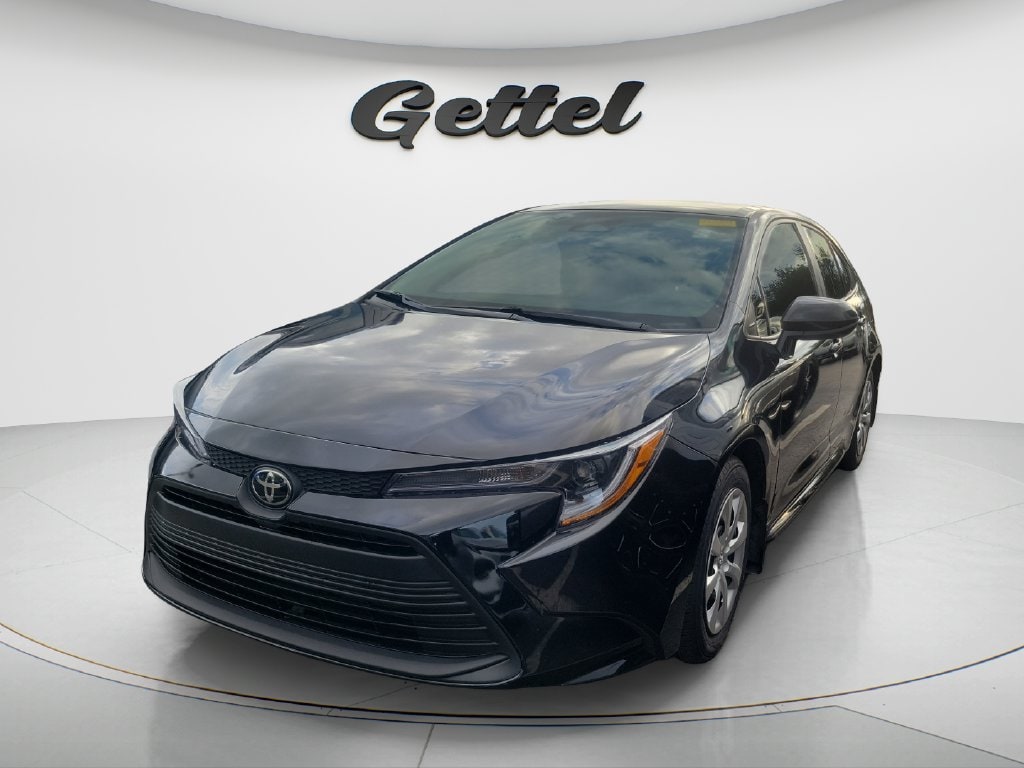 Certified 2025 Toyota Corolla LE Sedan