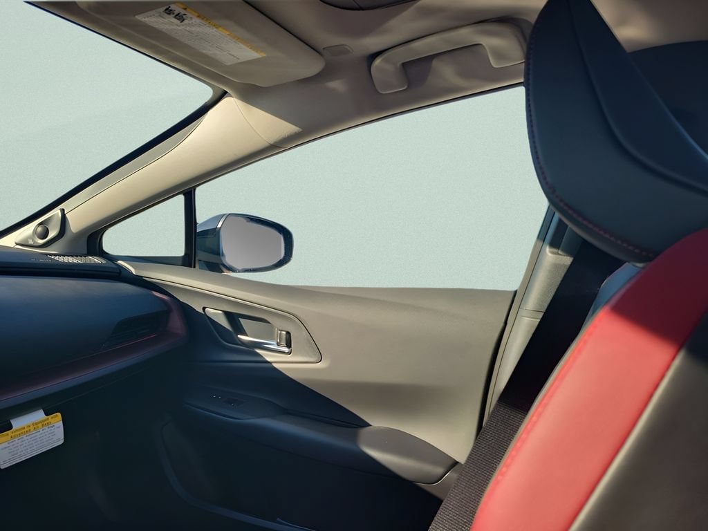 2026 Toyota Prius Plug-in Hybrid XSE Premium - Photo 11