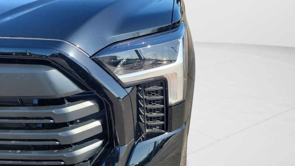 2026 Toyota Tundra SR5 - Photo 9
