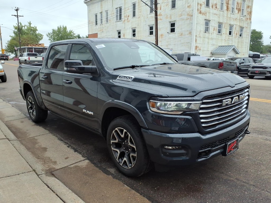 New 2027 Ram 1500 LARAMIE CREW CAB 4X4 5'7 BOX Pickup
