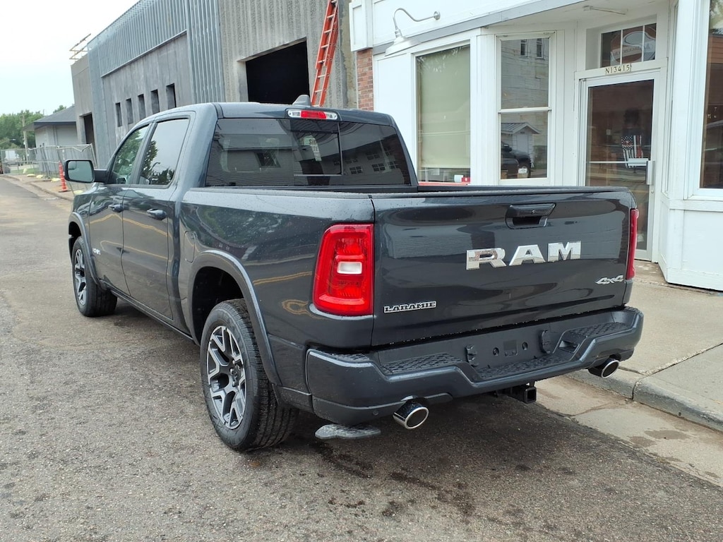 New 2027 Ram 1500 LARAMIE CREW CAB 4X4 5'7 BOX Pickup