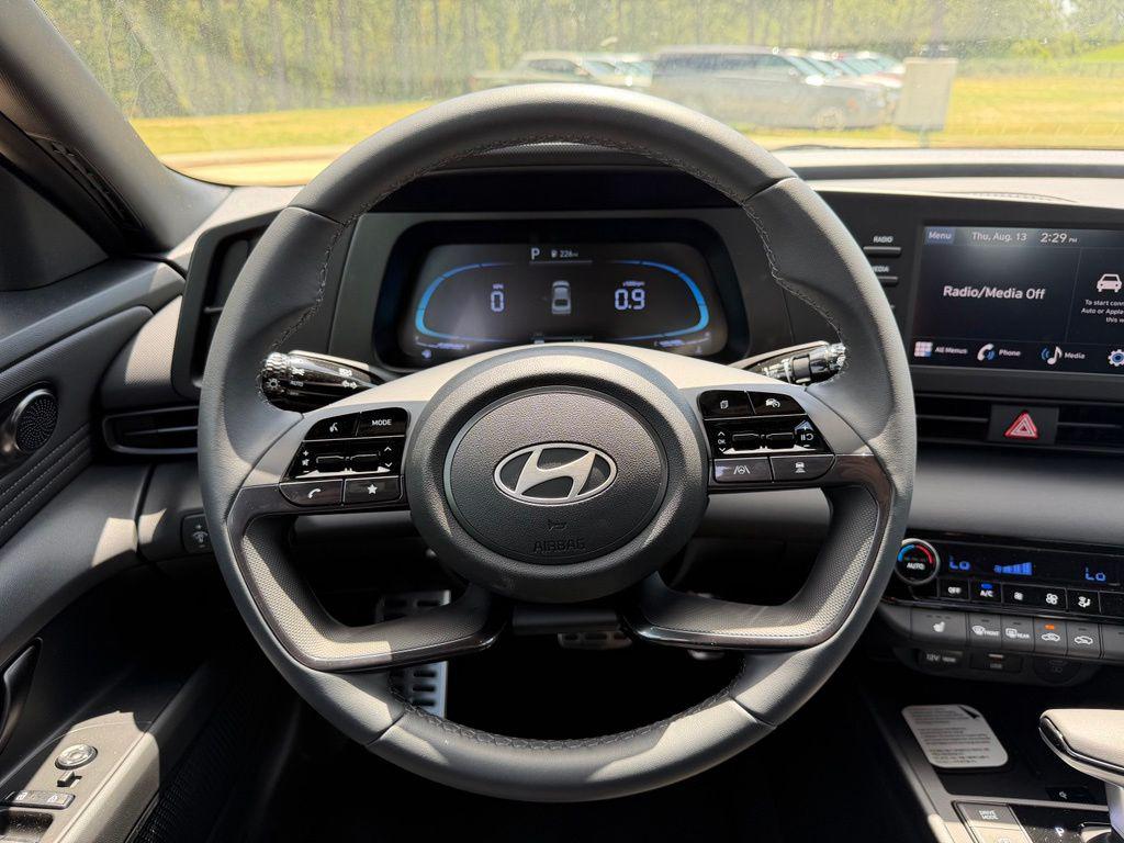 2026 Hyundai Elantra SEL - Photo 18