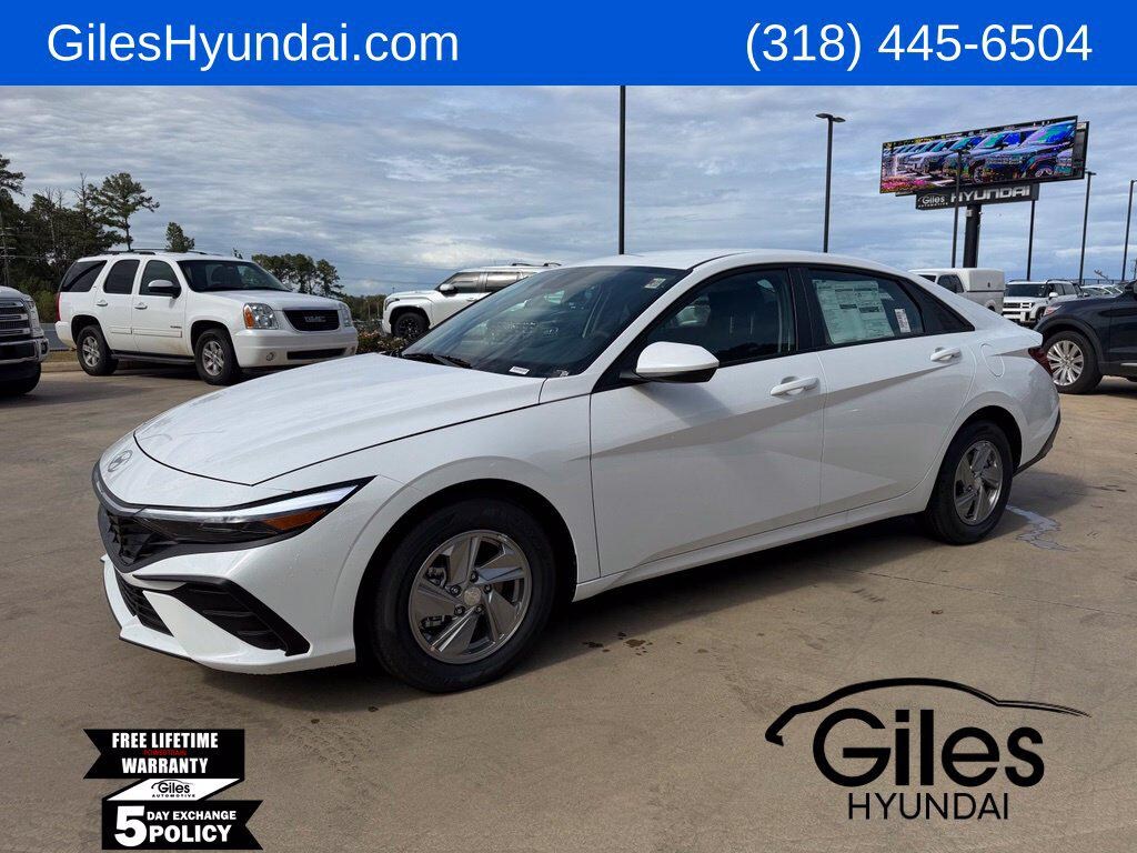 New 2026 Hyundai Elantra SE Sedan