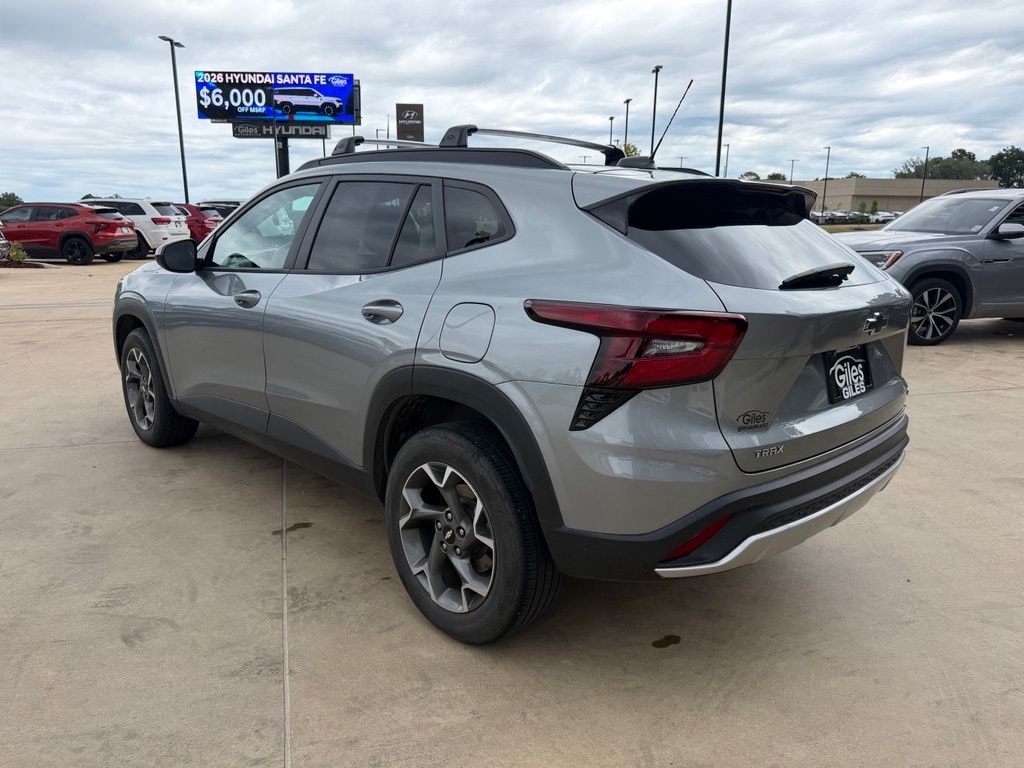 Used 2025 Chevrolet Trax LT SUV