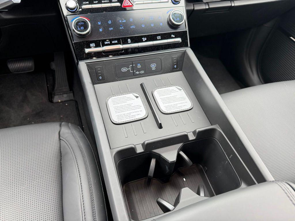 2026 Hyundai Santa Fe Calligraphy - Photo 16
