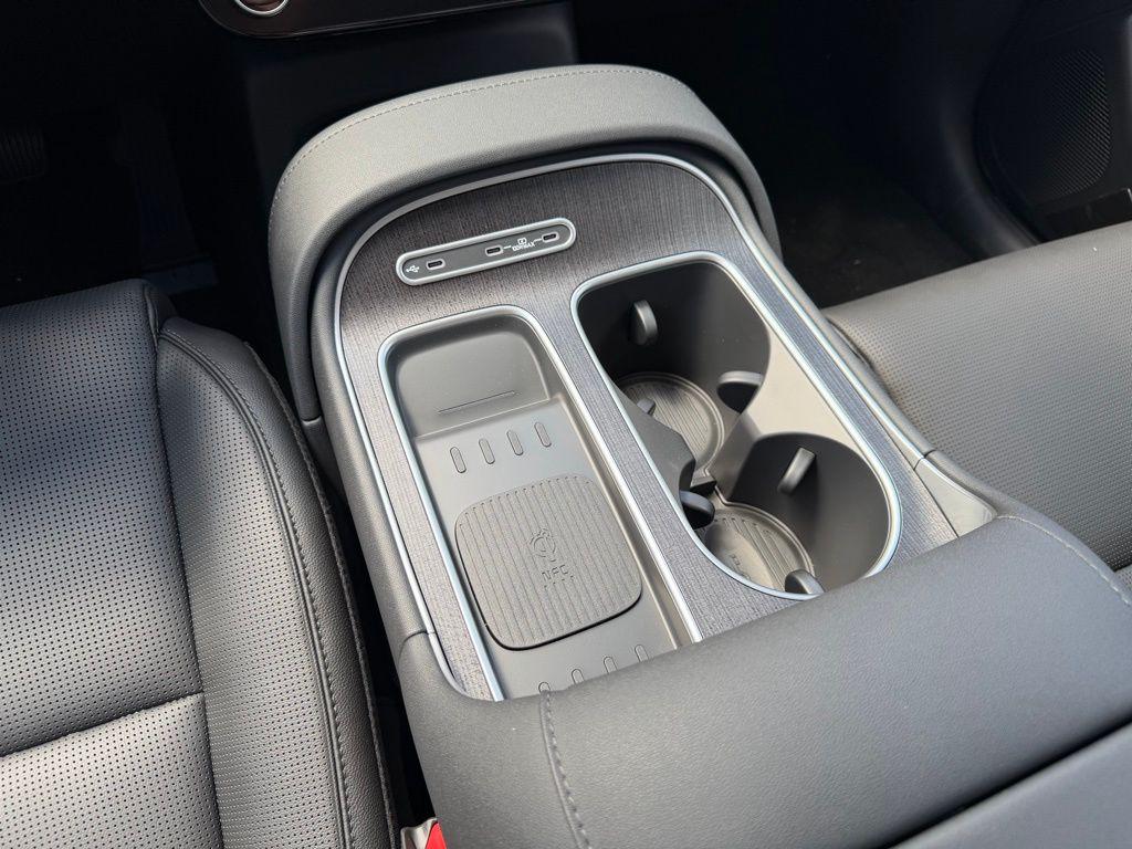 2026 Hyundai Palisade Limited - Photo 17