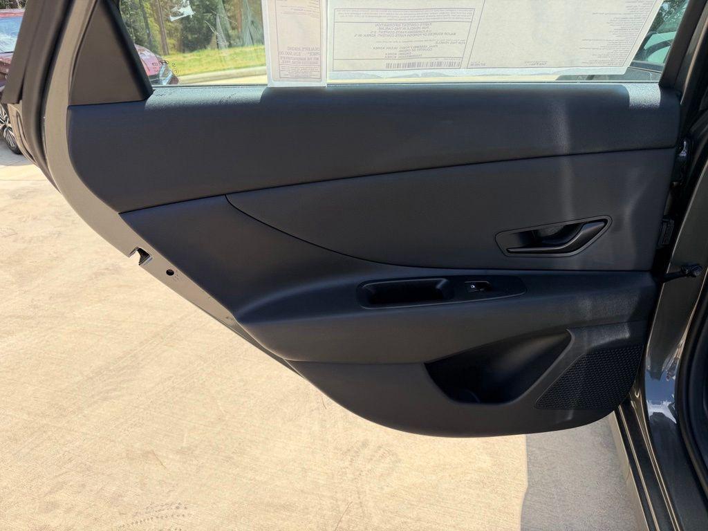 2026 Hyundai Elantra SEL - Photo 15