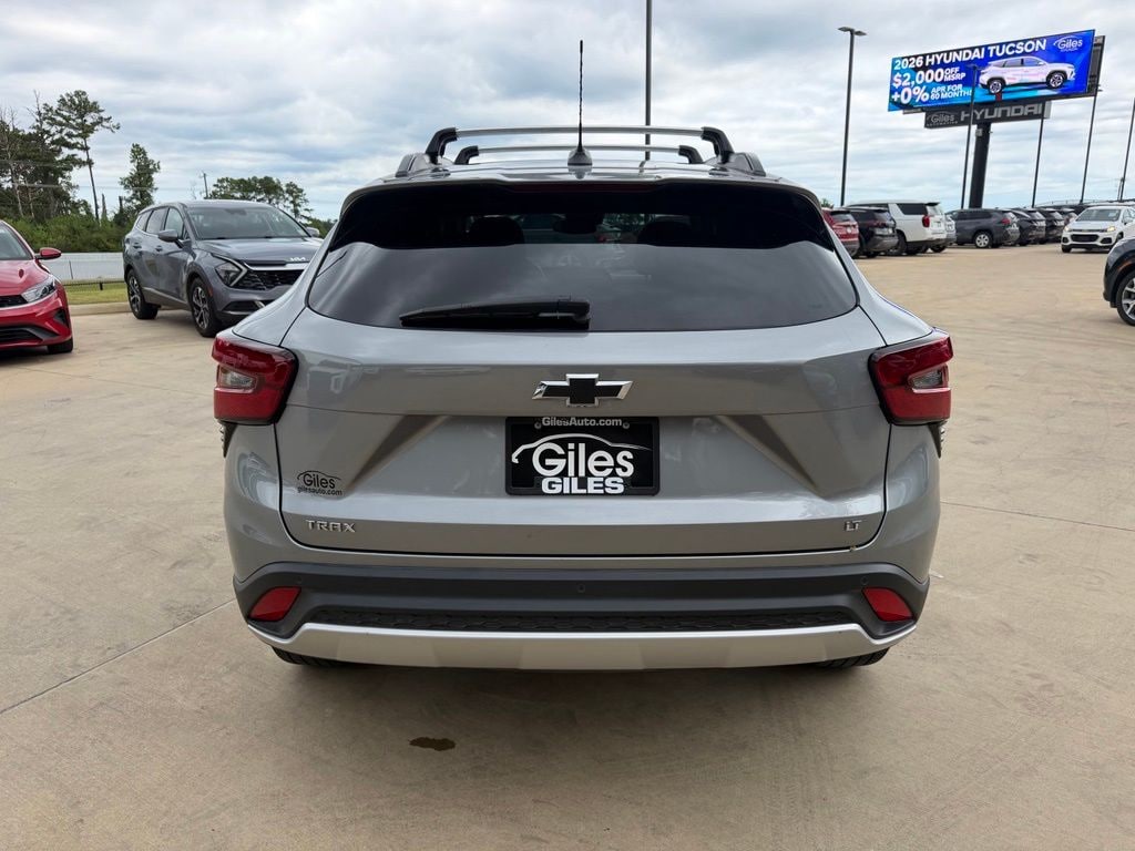 Used 2025 Chevrolet Trax LT SUV