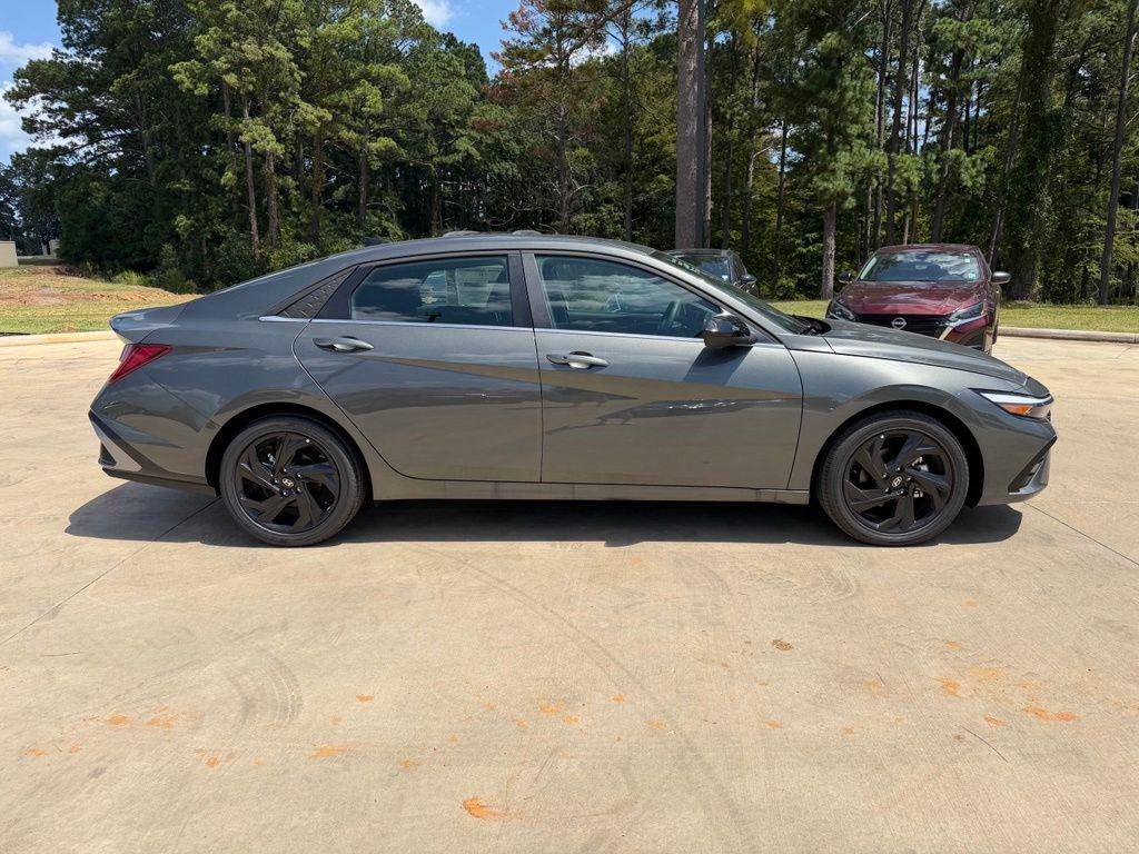 2026 Hyundai Elantra SEL - Photo 6