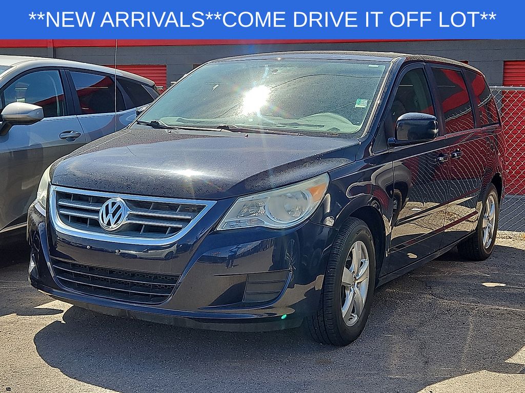 2010 Volkswagen Routan SE