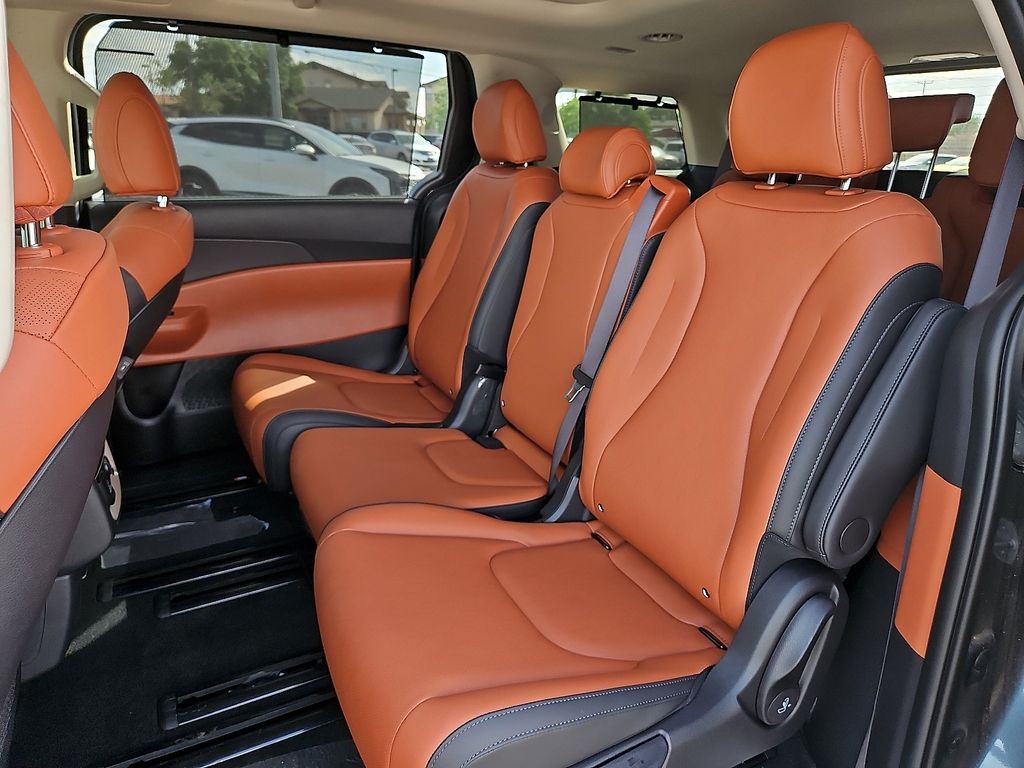 2026 Kia Carnival SX - Photo 15