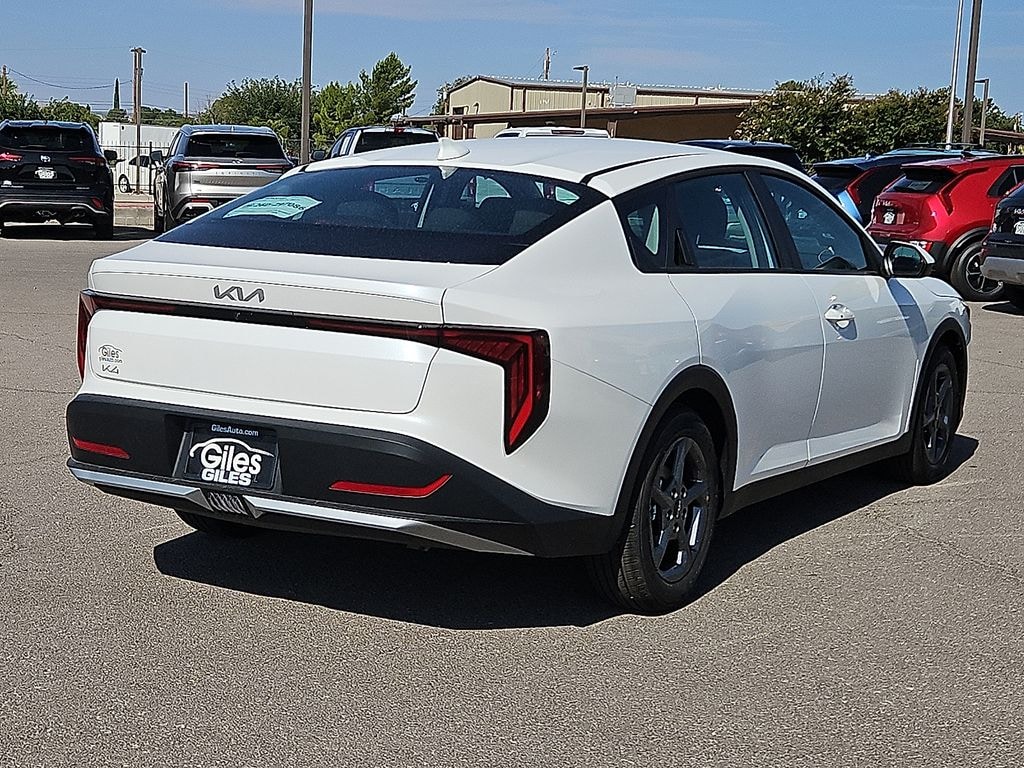 New 2026 Kia K4 LXS Sedan