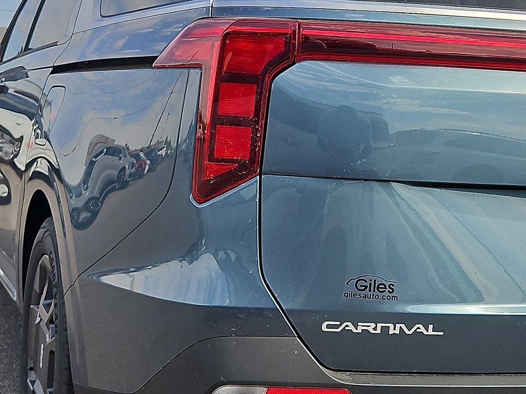 2026 Kia Carnival SX - Photo 12