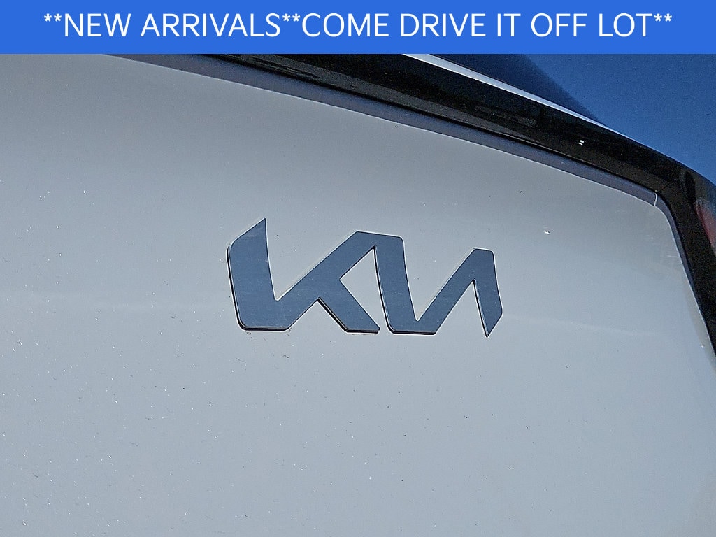 2026 Kia Sportage EX - Photo 11