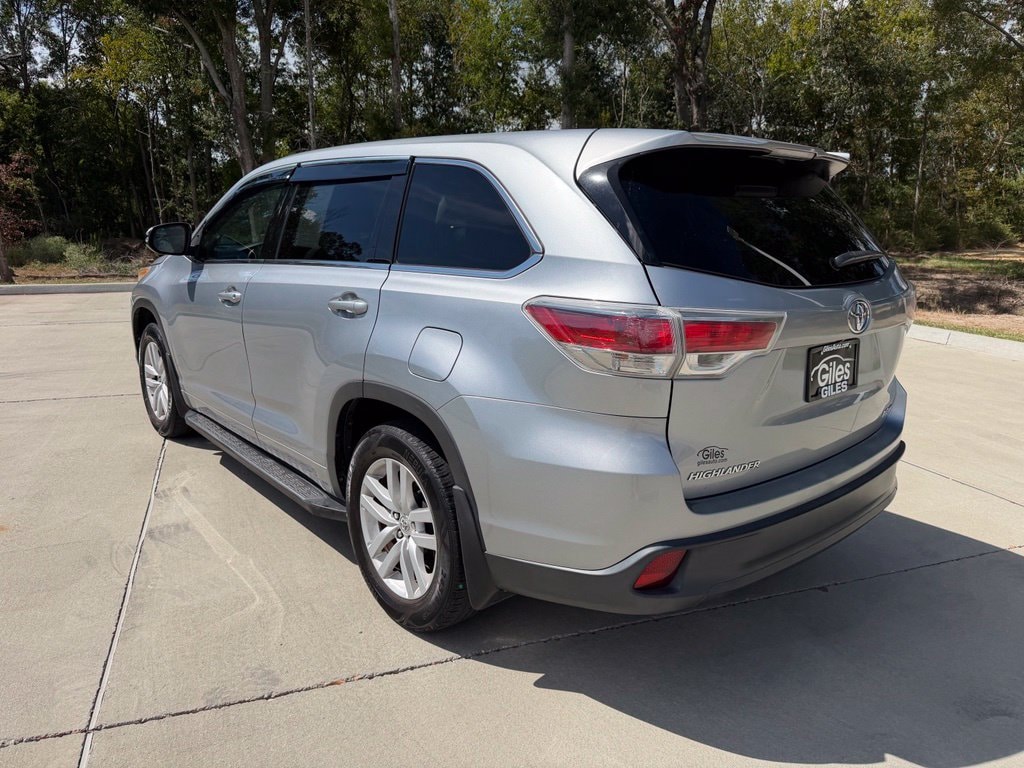Used 2015 Toyota Highlander LE V6 SUV