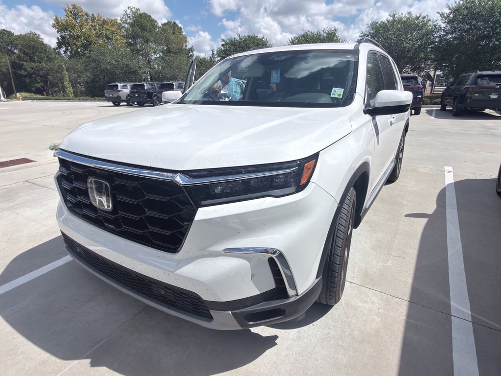 Used 2025 Honda Pilot Touring SUV
