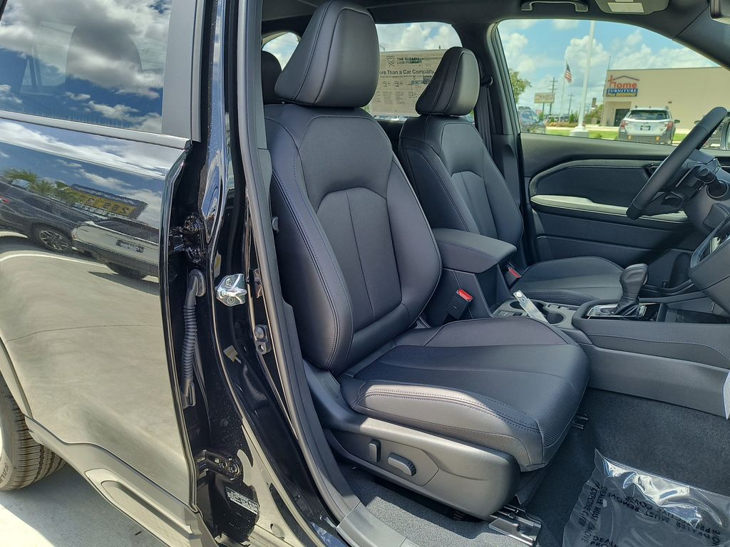 2025 Subaru Forester Limited - Photo 13