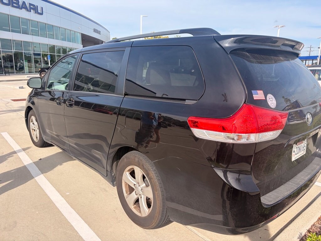 Used 2014 Toyota Sienna LE Minivan/Van