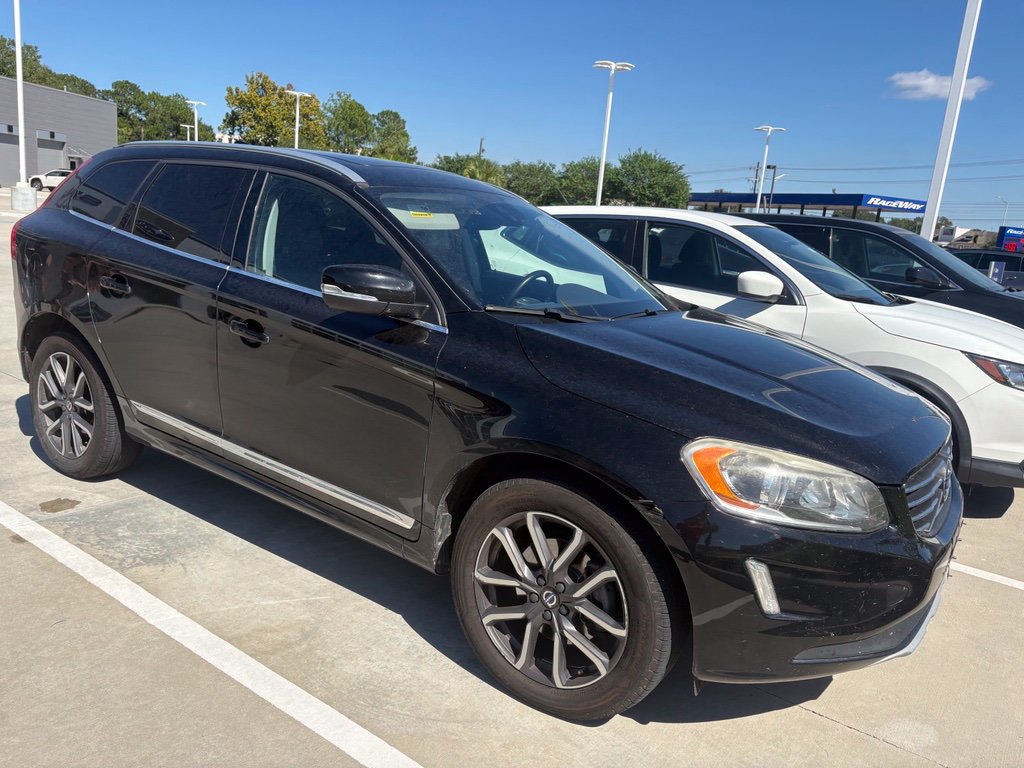 Used 2017 Volvo XC60 T6 Dynamic SUV