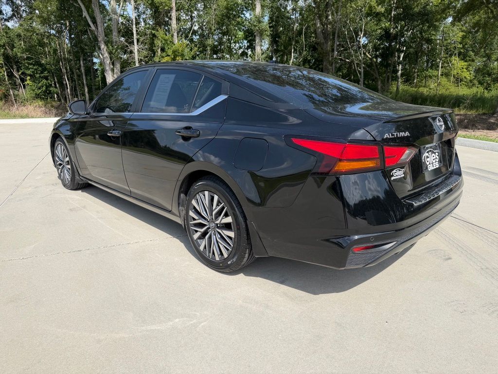 Used 2023 Nissan Altima 2.5 SV Sedan