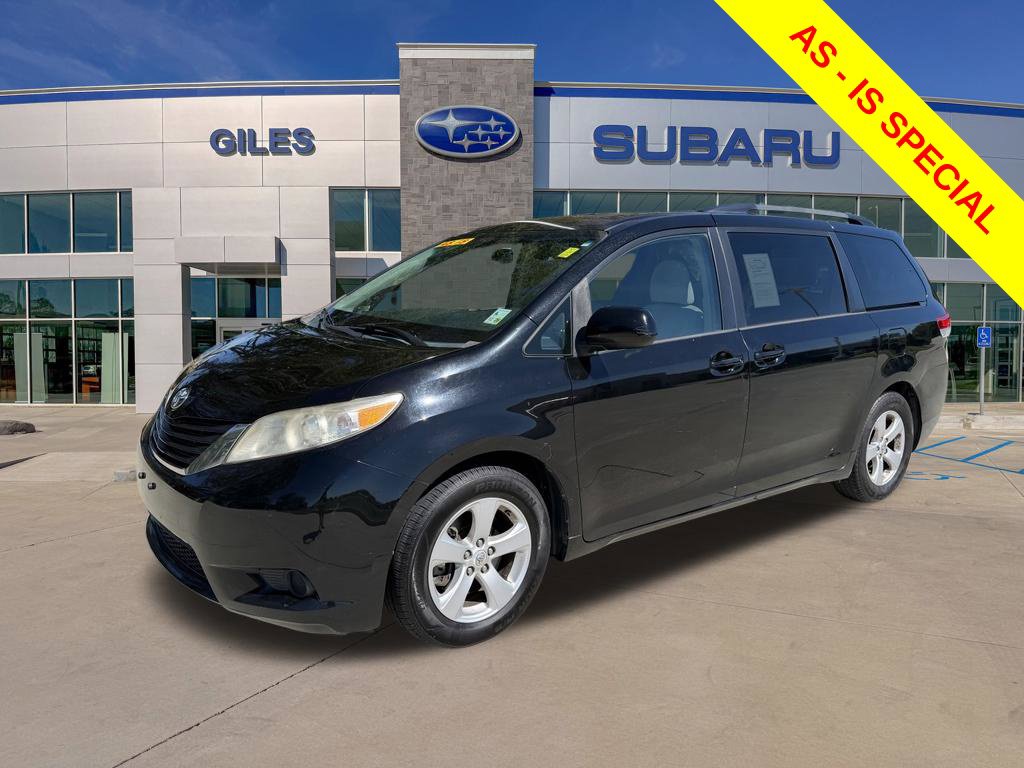 Used 2014 Toyota Sienna LE Minivan/Van