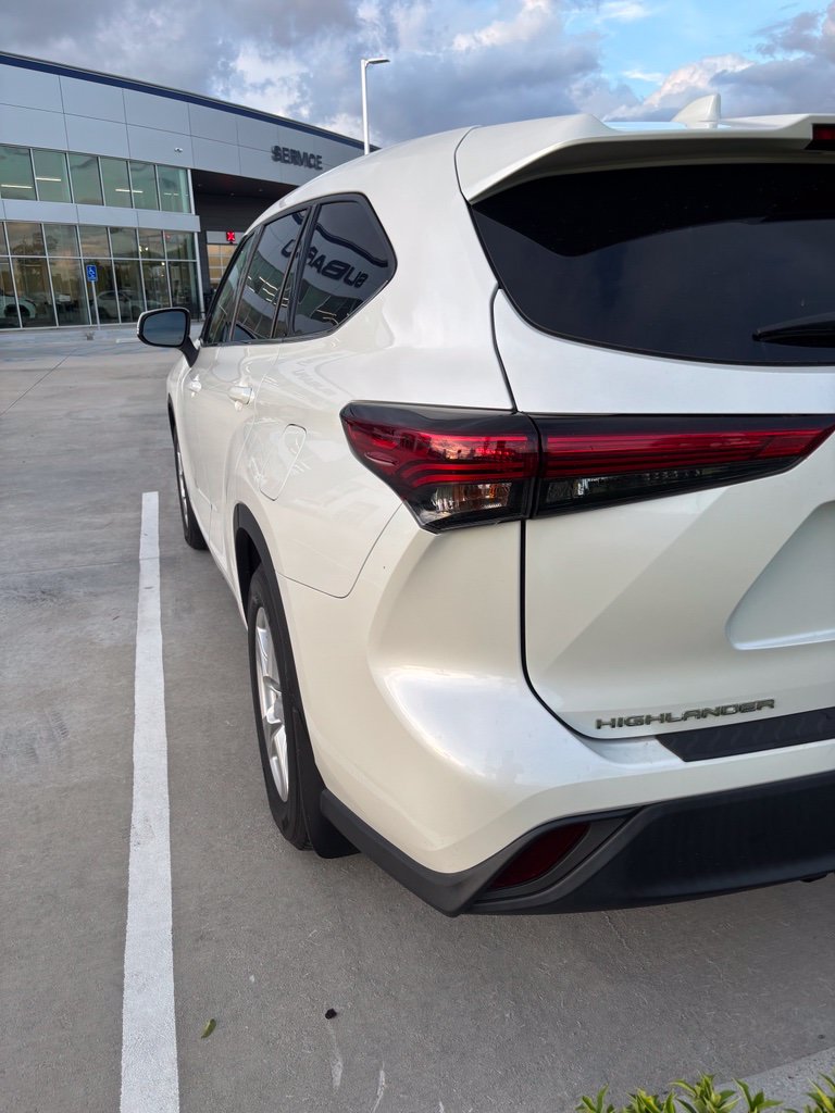 Used 2020 Toyota Highlander LE SUV